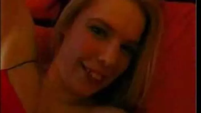 Porno pas d'inscription  Belle film francais erotique gratuit Carla avec des mamelons donne un massage complet du corps