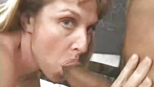 Porno pas d'inscription  Le voleur a secrètement pénétré film erotique gratuit perfect dans la maison et a volé son honneur à la blonde