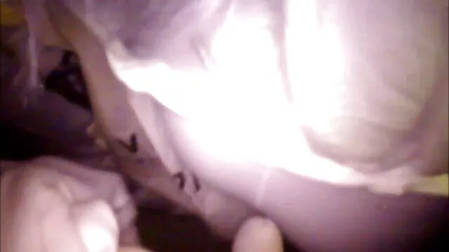 Porno pas d'inscription  Un homme robuste obtient un cul juteux free video erotique peint d'une chienne flexible en chaussettes roses